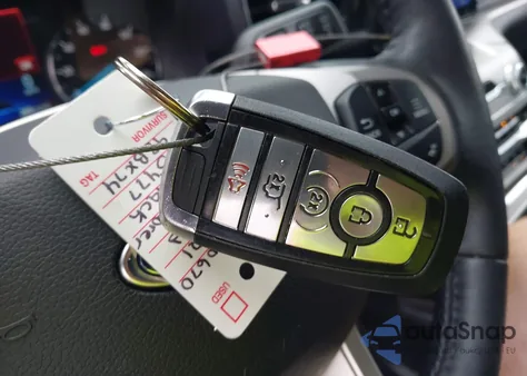 2021 Ford Explorer Xlt from USA, damaged, VIN 1FMSK8DH5MGB85477